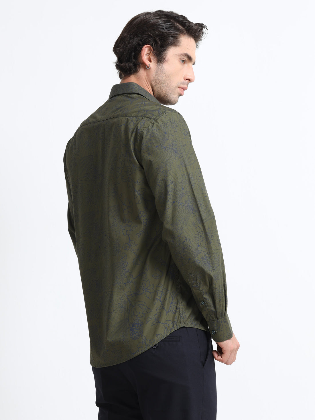Building a Luxury Men’s Wardrobe with Timeless Shirt Styles